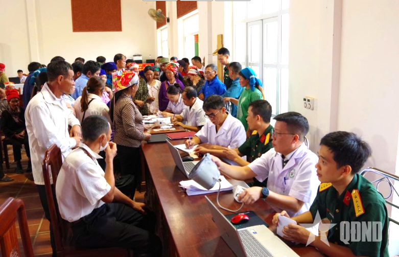 Quan tâm, chăm sóc sức khỏe đồng bào nơi biên giới
